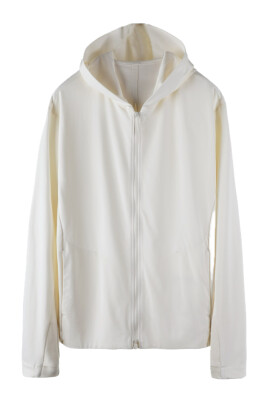 sweat-a-capuche-avec-ouverture-arriere