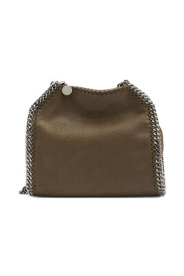 sac-vert-avec-details-de-chaine-et-fermeture-a-bouton-pression