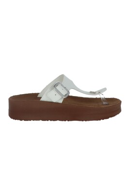 white-thong-sandal-with-buckle-fastening