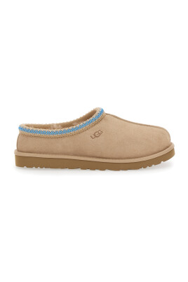 beige-sandals-tasman-style