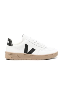 white-sneakers-for-women