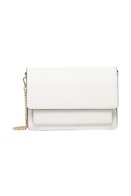 beige-shoulder-bag-chic-style