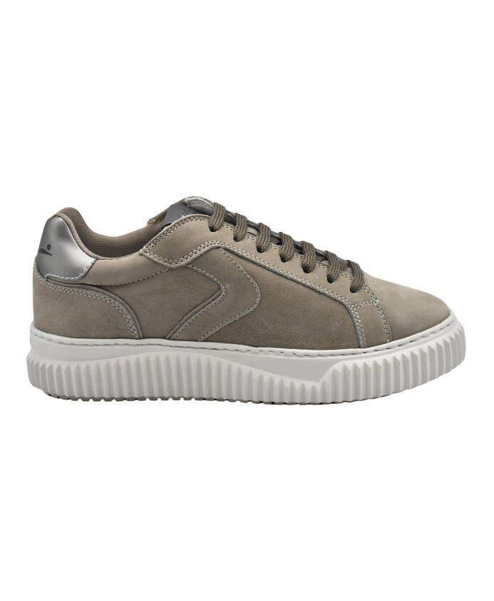 chaussures-plates-beige-a-lacets