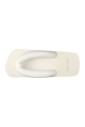 sandales-rembourrees-beige-inspirees-par-geta