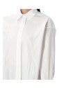 chemise-oversize-dans-un-style-tendance