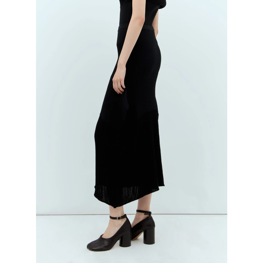 Issey Miyake Naadloze Gebreide Midi Rok Black Dames