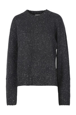 round-neck-knitwear