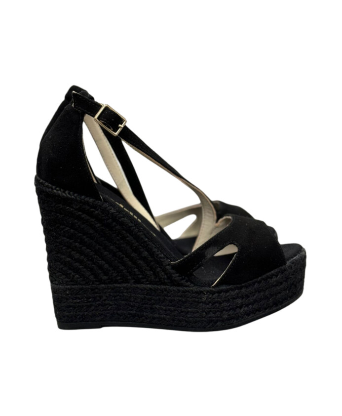 black-sandals