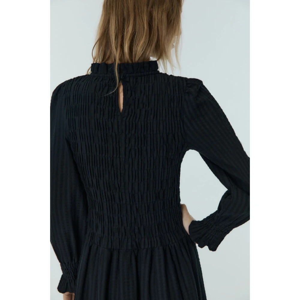 The New Society Gerimpelde Seersucker Jurk Mist Melarge Black Dames