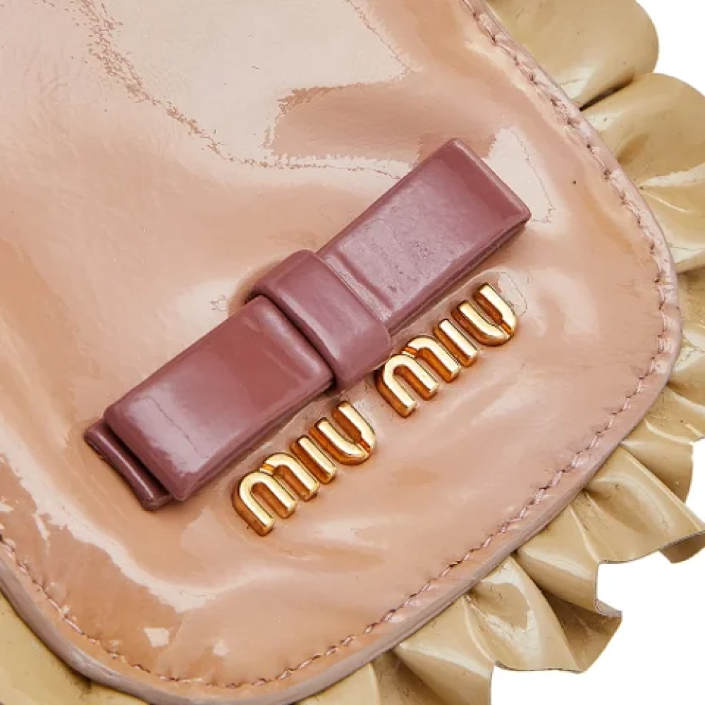 Miu Pre-owned Leather home-office Beige Dames