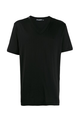 black-t-shirts-and-polos