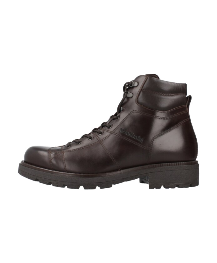 kenia-bottes-a-lacets