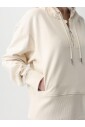 sweat-a-capuche-jaune-coupe-decontractee