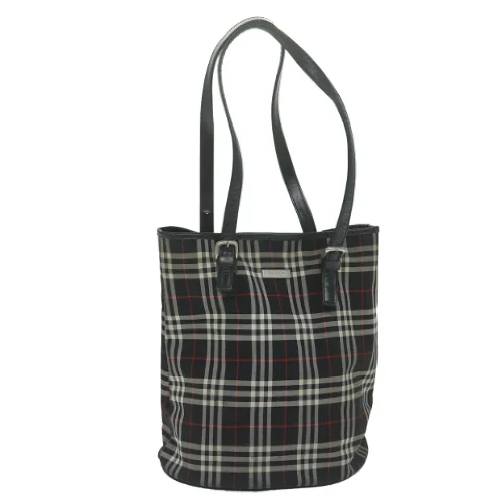 Burberry Vintage Pre-owned Nylon shoulder-bags Black Dames