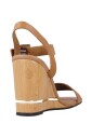 sandales-compensees-a-details-metalliques
