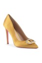escarpins-en-satin-jaune-avec-logo-en-cristal