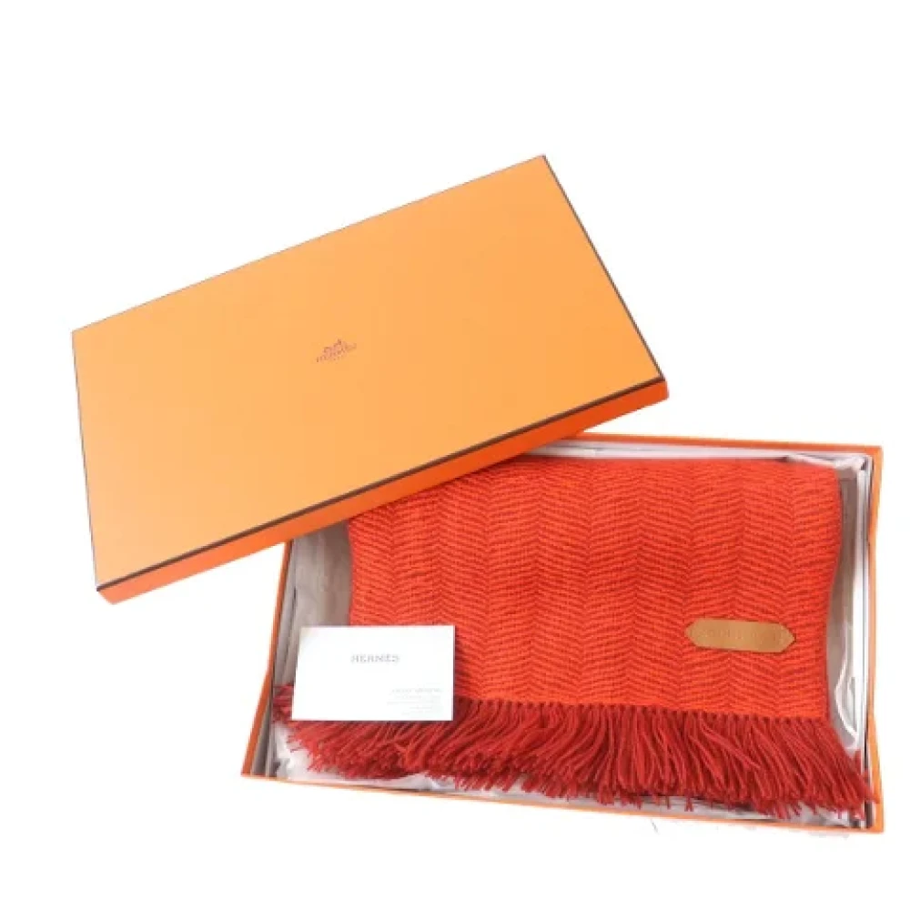 Hermès Vintage Pre-owned Wool scarves Red Dames