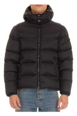 black-winter-coat-with-detachable-collar