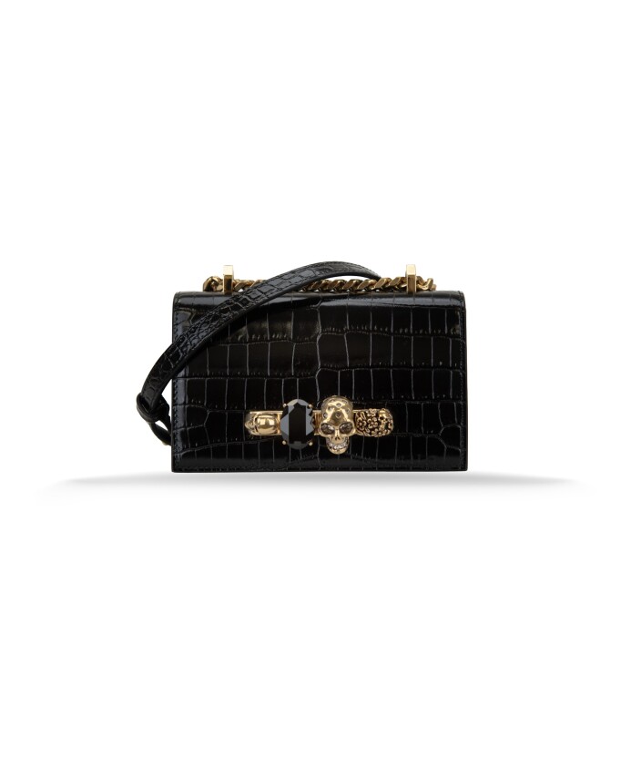 womens-leather-shoulder-bag-with-magnetic-button