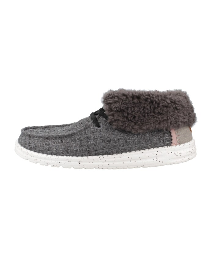 fold-stitch-cozy-laced-shoes