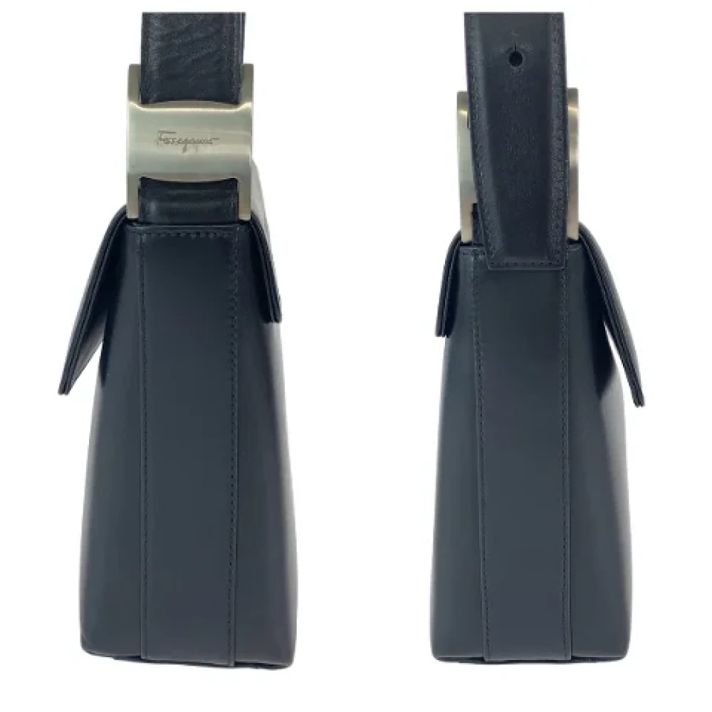 Salvatore Ferragamo Pre-owned Leather shoulder-bags Black Dames