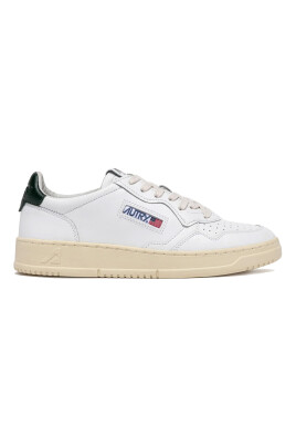 mountain-medalist-low-sneakers