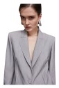 veste-grise-en-viscose-a-deux-boutons