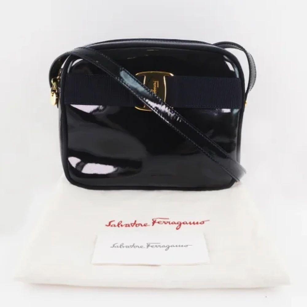Salvatore Ferragamo Pre-owned Fabric shoulder-bags Black Dames