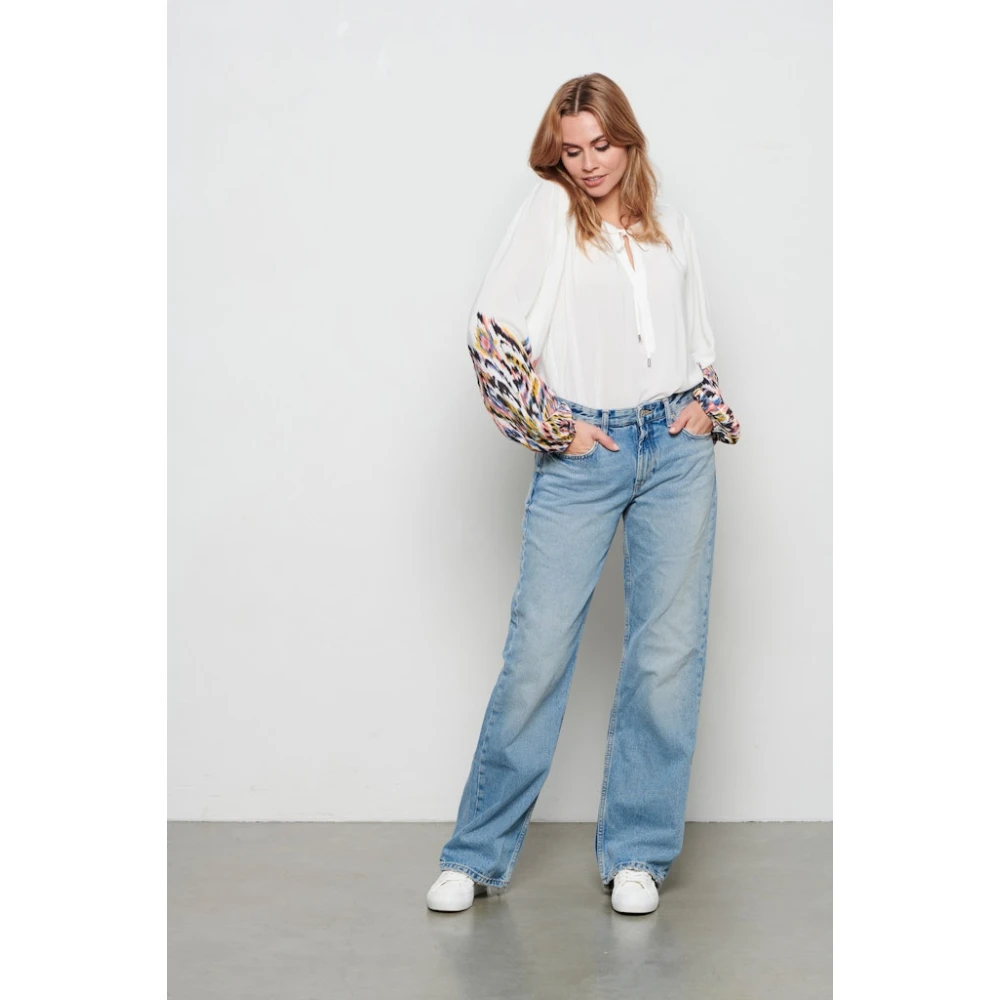 &Co Woman Bloes met lange mouwen en V-hals White Dames