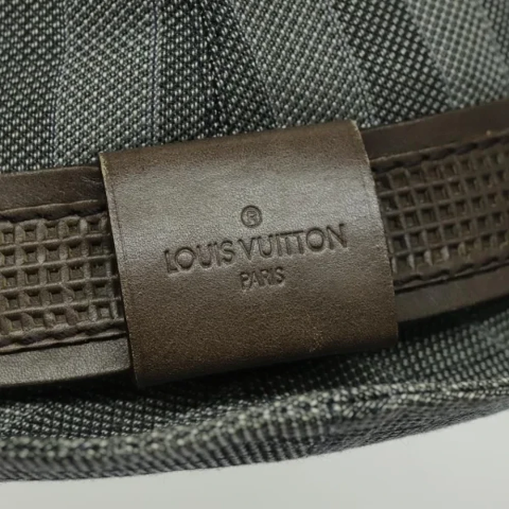 Louis Vuitton Vintage Pre-owned Cotton hats Gray Dames