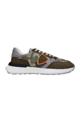 sneakers-en-tissu-vert-avec-des-accents-en-daim