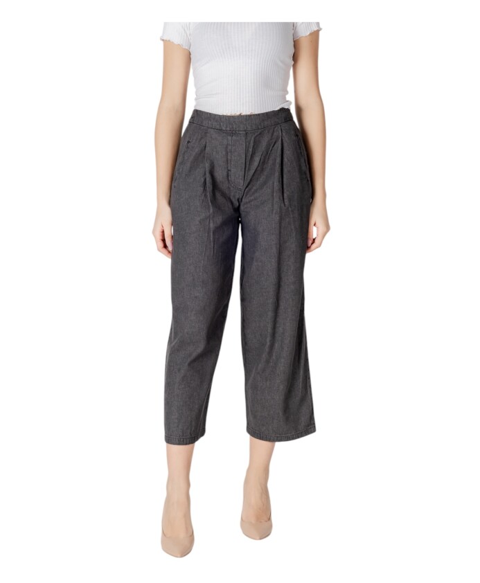 pantalon-noir-en-coton-avec-poches