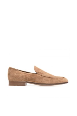 classic-loafers-in-camel-suede