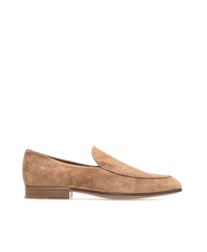 classic-loafers-in-camel-suede