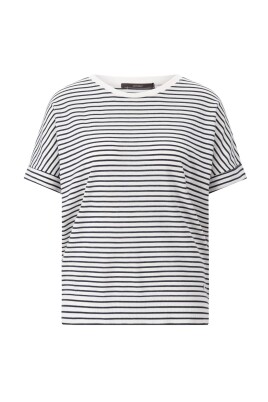 t-shirt-a-rayures-pour-un-confort-quotidien
