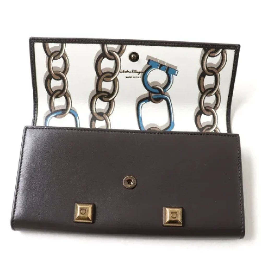 Salvatore Ferragamo Pre-owned Leather wallets Gray Dames