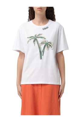 white-short-sleeve-t-shirt