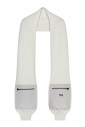 witte-wollen-sjaal-met-aangehechte-mouwen
