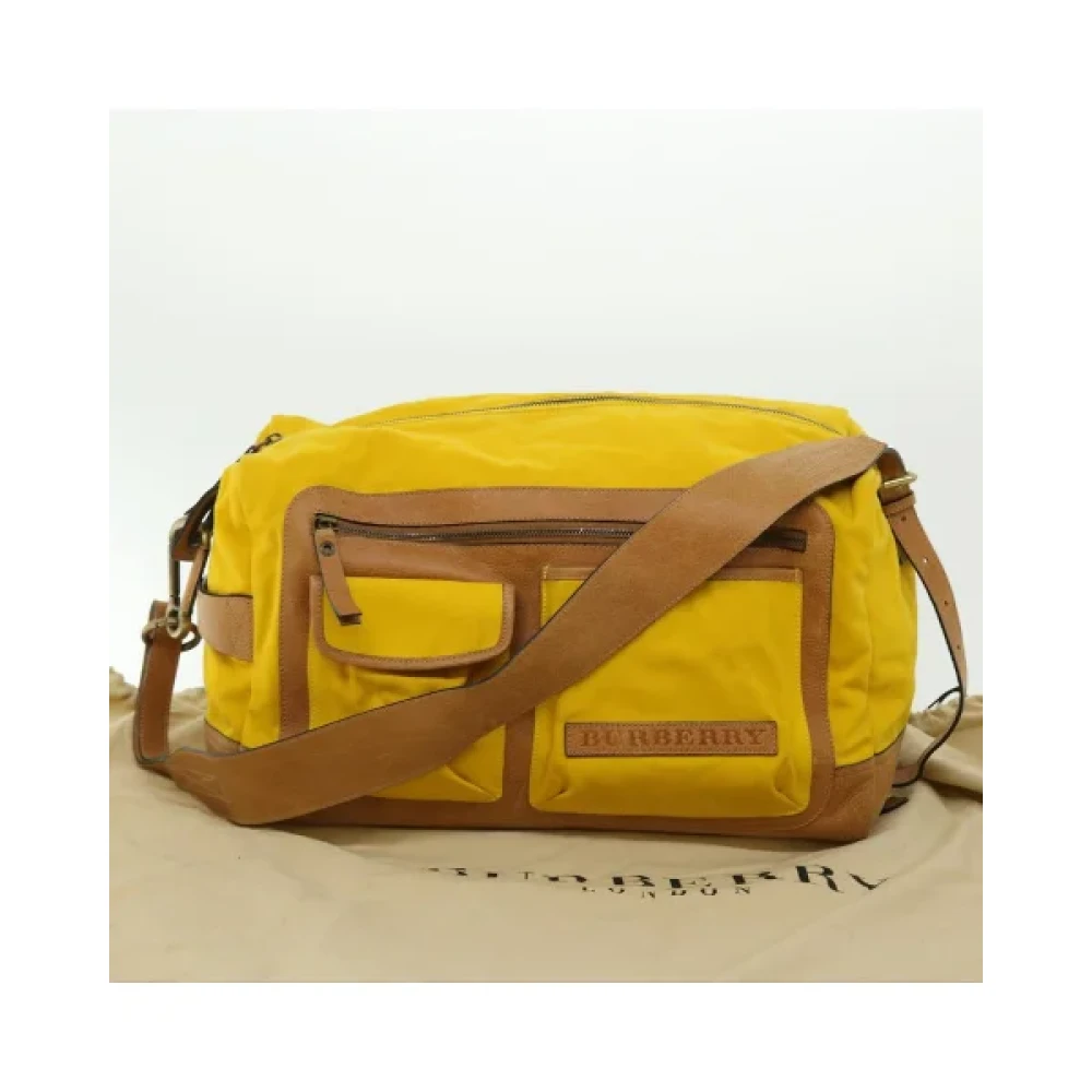 Burberry Vintage Pre-owned Canvas shoulder-bags Yellow Dames