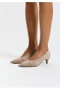 curve-pumps-beige