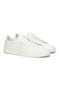 sneakers-blanches-en-cuir-a-double-boucle