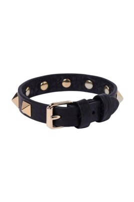 studded-leather-armband