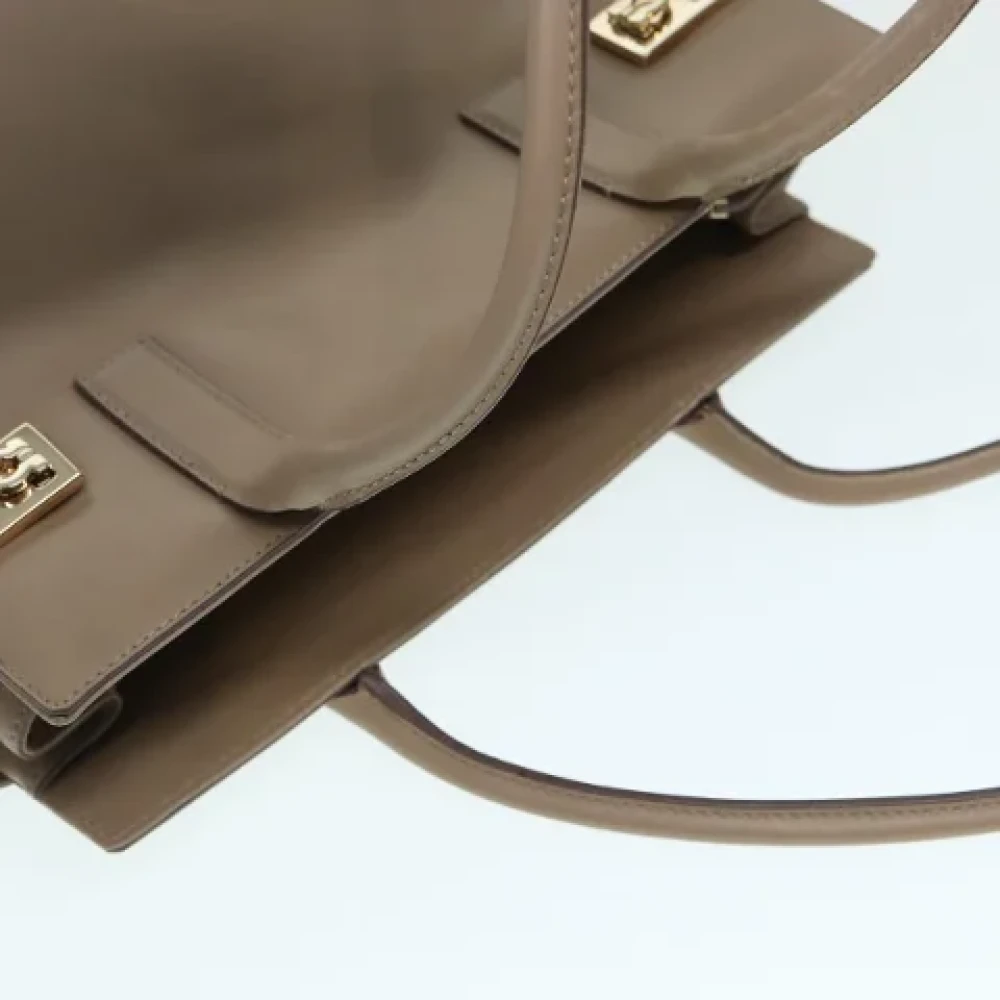 Salvatore Ferragamo Pre-owned Leather shoulder-bags Beige Dames