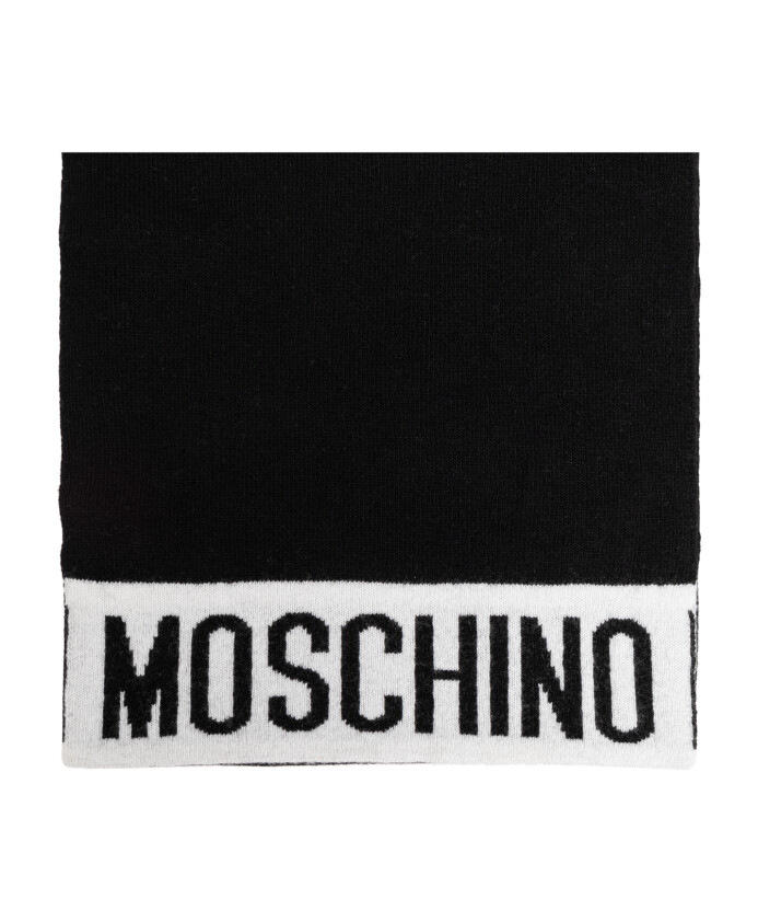 scarf-with-logo