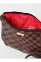 pochette-a-carreaux-embossee-requin