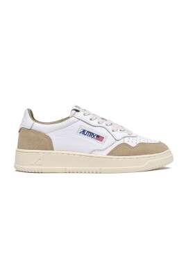 sneaker-en-cuir-blanc-dinspiration-vintage