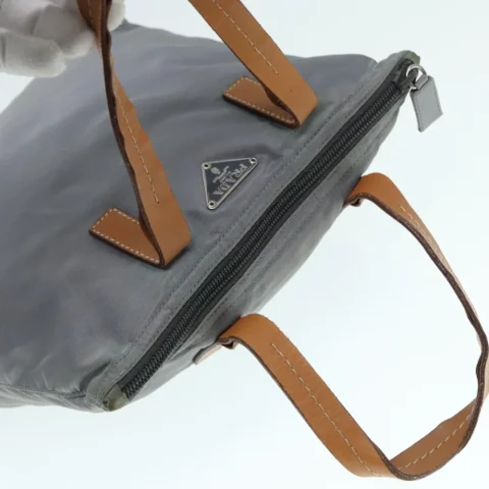 Prada Vintage Pre-owned Nylon handbags Gray Dames