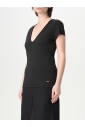 t-shirt-noir-col-en-v