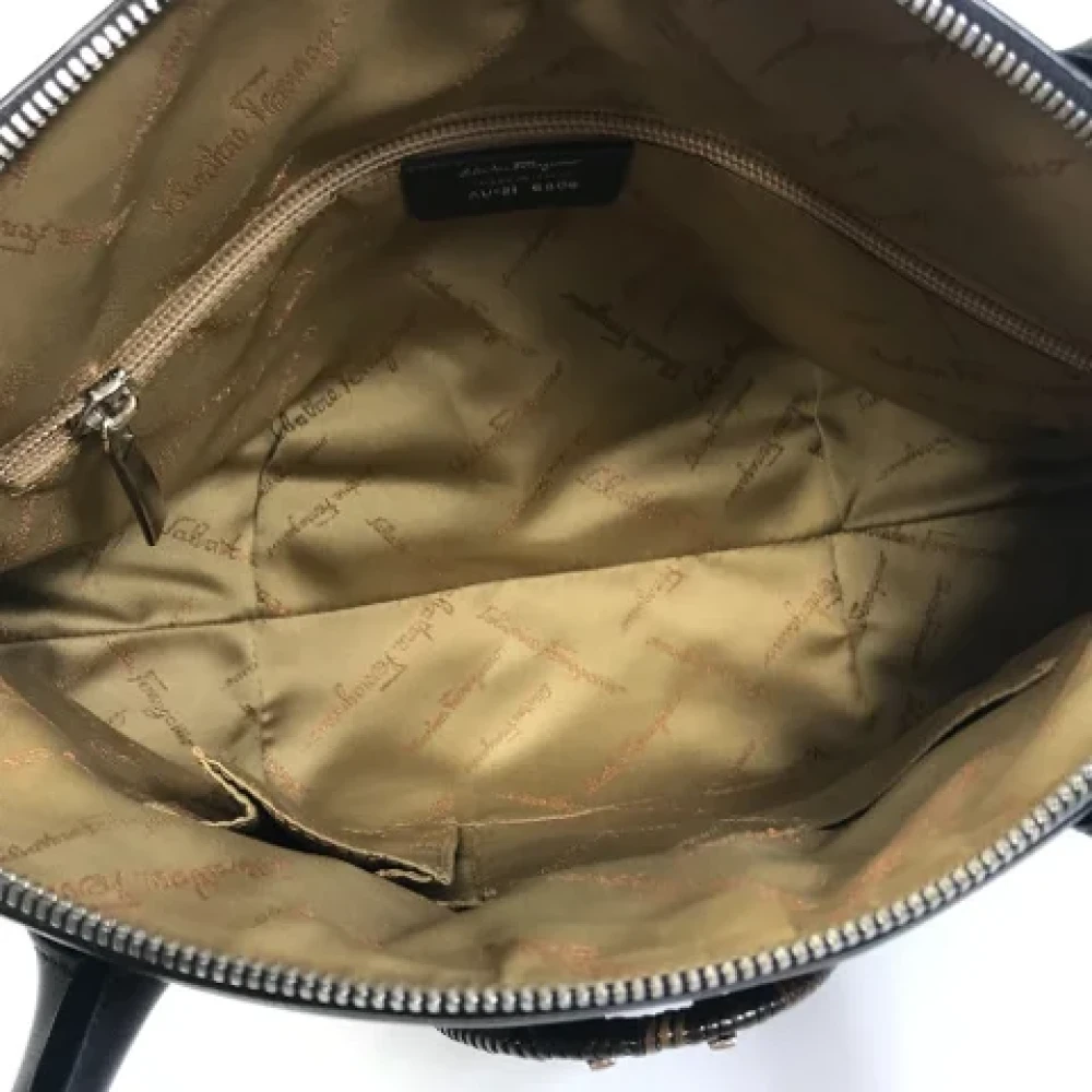 Salvatore Ferragamo Pre-owned Leather handbags Black Dames