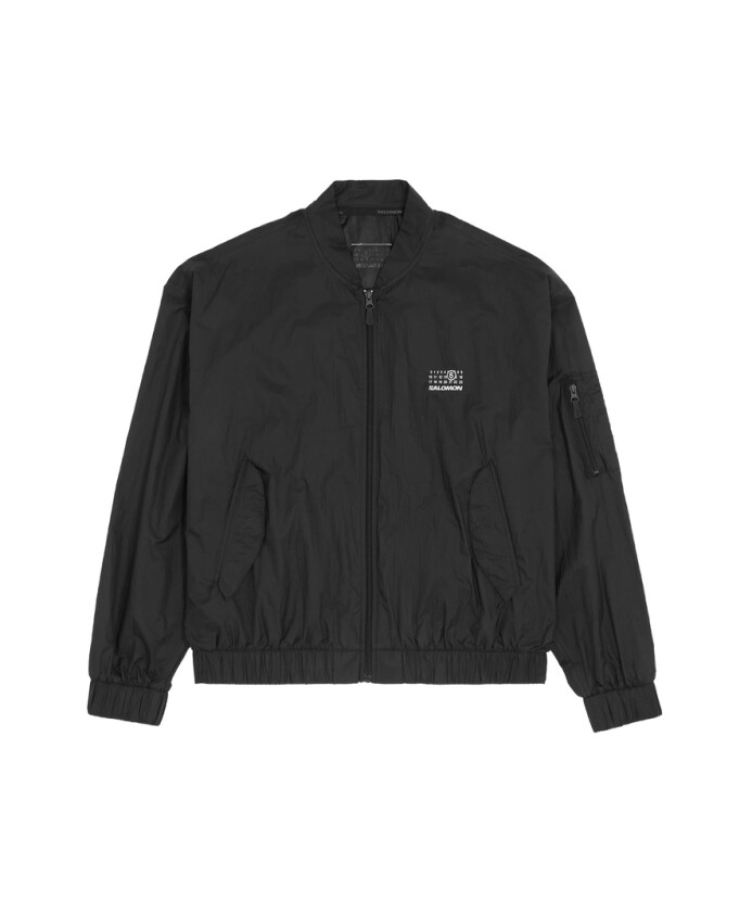 black-outdoor-jacket-with-zip-pockets